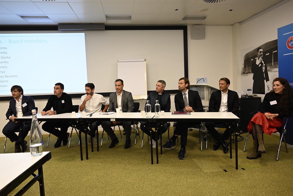 GaizkaMendieta6's tweet photo. From leaders on the field to leaders in administrative management of football ! β¨
Transition to a second career in football. β½οΈπ»π
#UEFA #UEFAMIP #MIPALUMNI #UEFAAcademy #Gm6 https://t.co/Os0GWcZ9lb