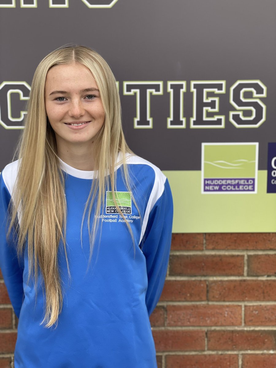HNCGirls's tweet photo. Goals Scorers in today’s 4-1 win over @barnsleysport in the league:

L. Hulme ⚽️⚽️
C. Milner ⚽️
M. Hirst ⚽️ 

Well done girls!! #Big3Points https://t.co/YXiXv2ziOd