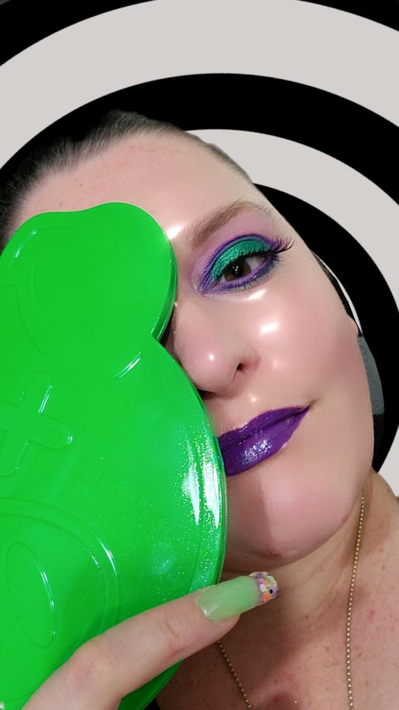 Put It Back is perfect. Feeling excited, nervous, thrilled, all the emotions about a Conspiracy pt 2 actually being released.  #conspiracycollection #shanedawson #conspiracypalette  #shanexjeffree