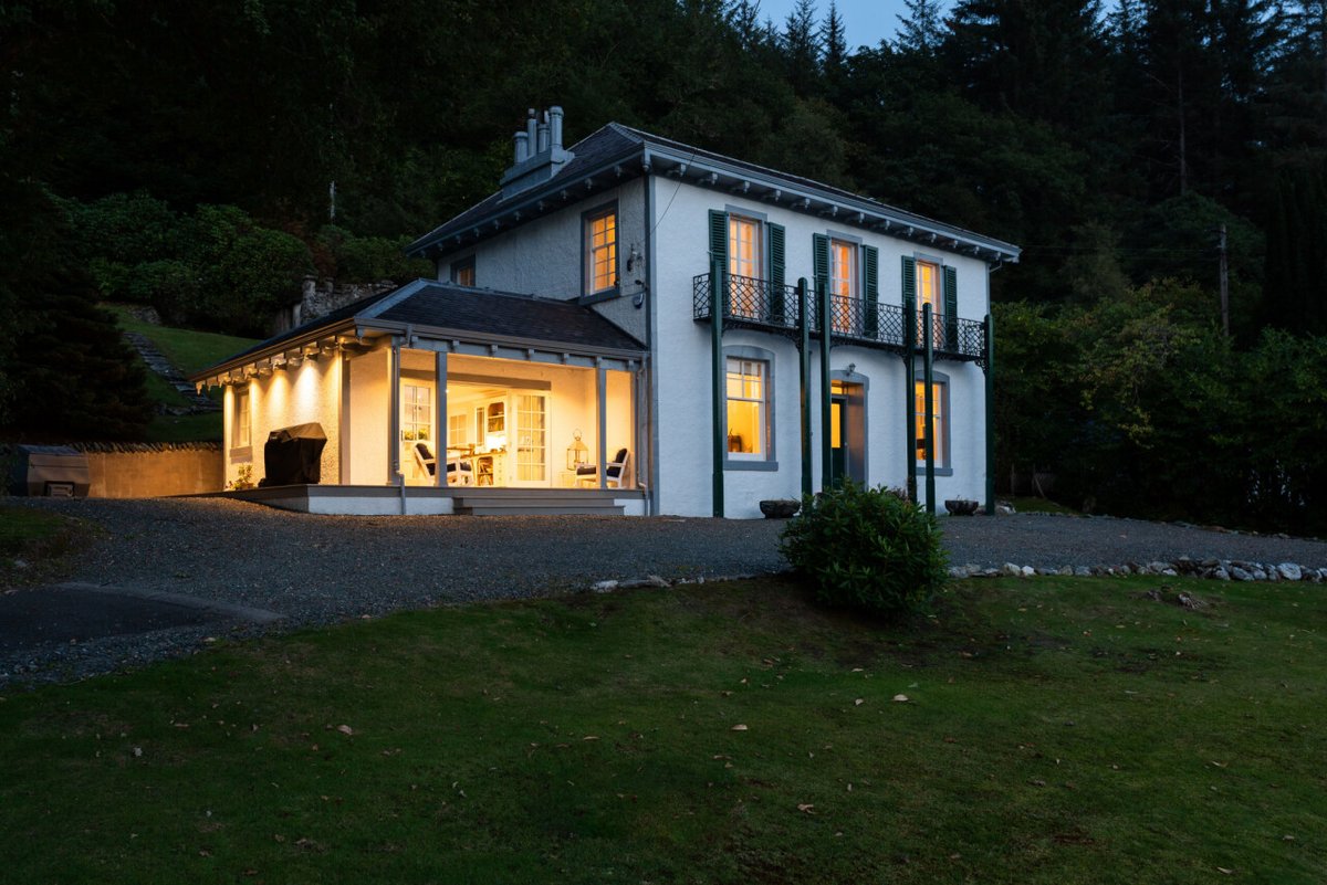 TRA_Architects's tweet image. This project extension’s main purpose was to look like it had always been there. We knew that to do so we must adhere to the delicate design and beauty of this home. 

Find out how this was achieved: bit.ly/3CT5WmY #scottisharchitecture #lochgoil