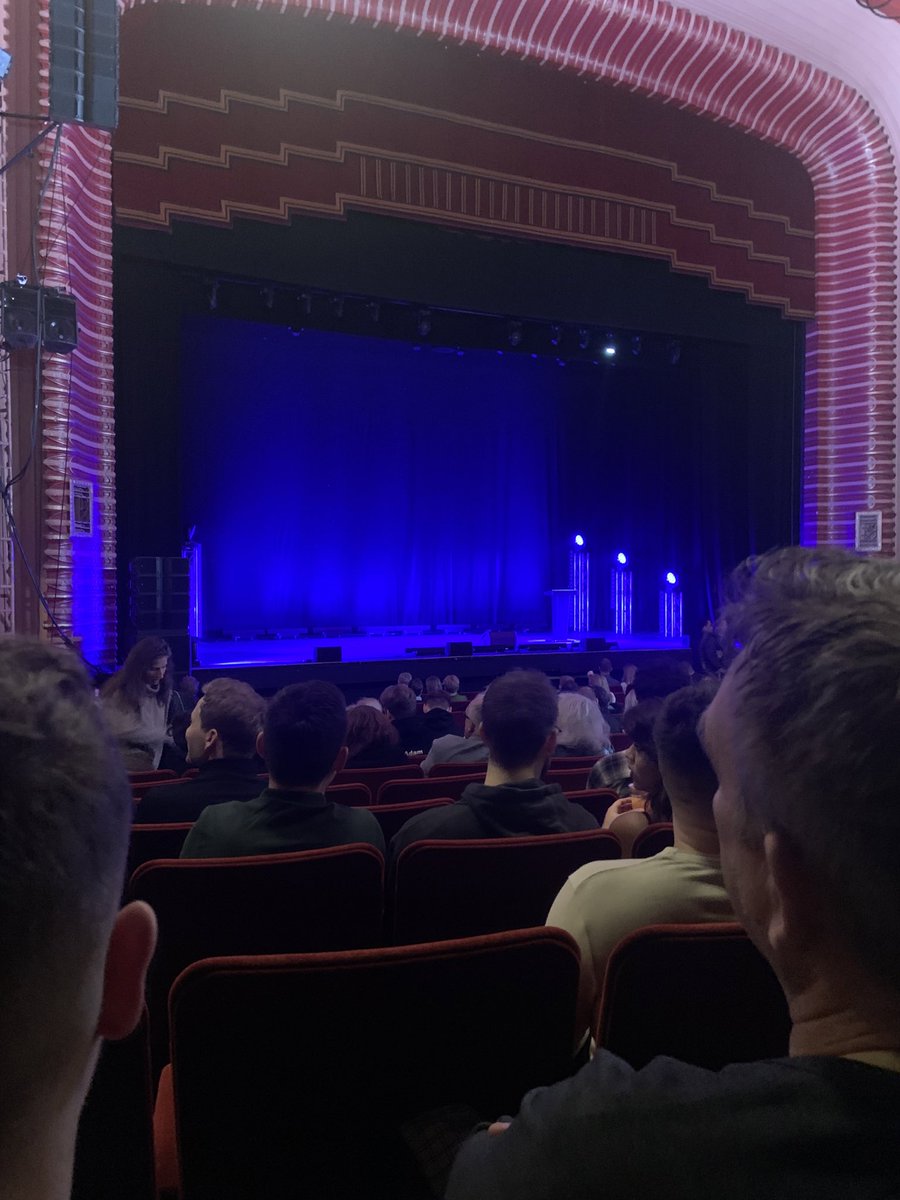 Barny_M's tweet photo. Wednesday night too excited #RickyGervais #oxfordnewtheatre https://t.co/x1AG00dMrT