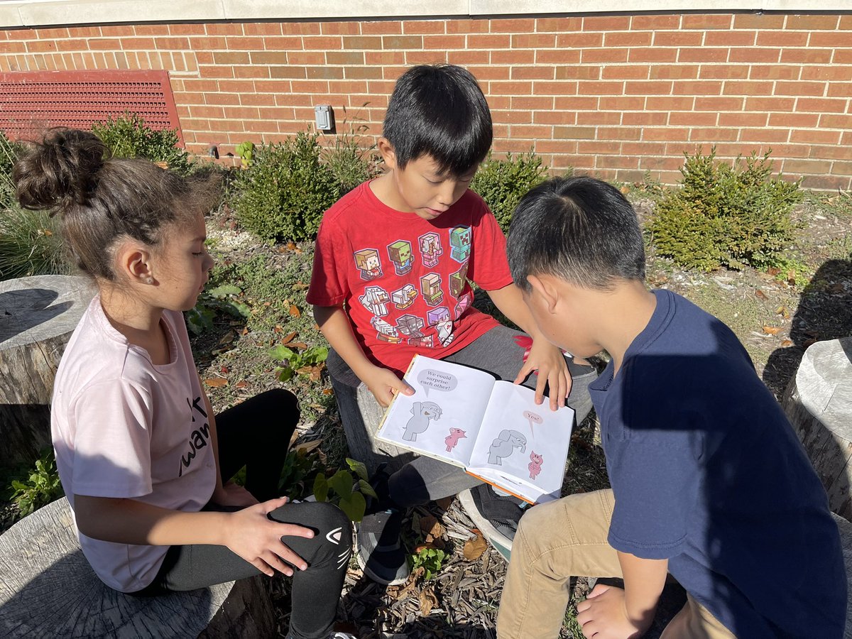 JPlascencia4th's tweet photo. A beautiful day for buddy reading in the school garden. 🧡#d84ontrack https://t.co/b7spdafRBN