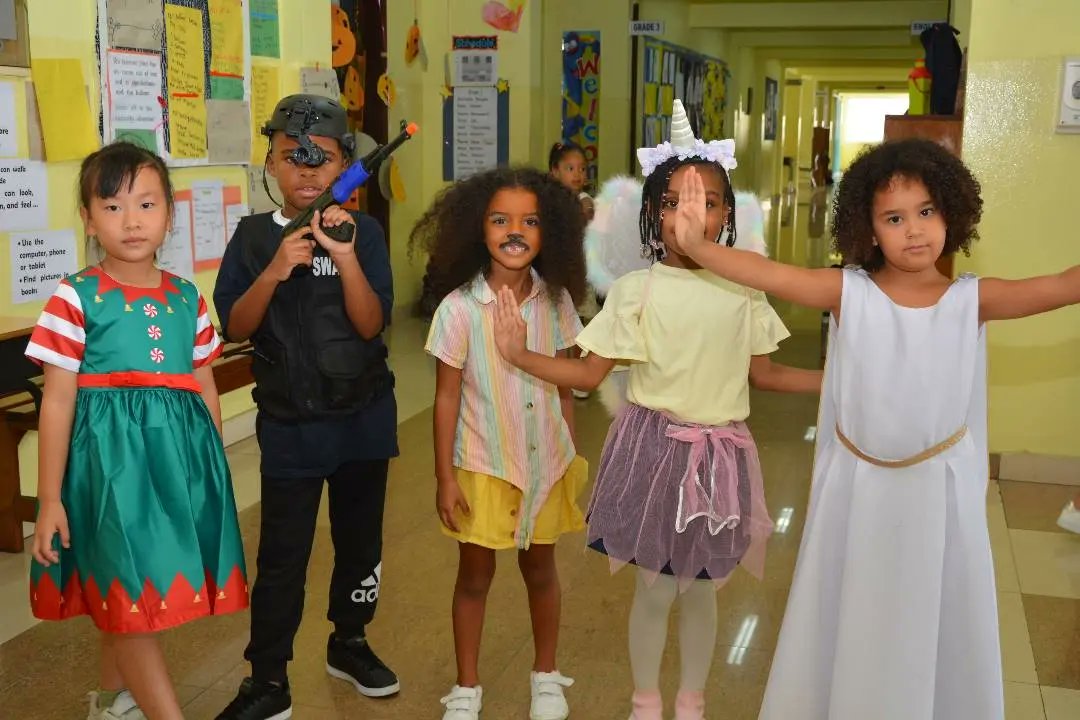 kwyna_caleb's tweet photo. Book-o-ween Letter Day!
Students dress as a character that starts with the first letter of their name while parents take time to read to a class #literacy #bookoween #parentschool #community #supportmom #supportdad ##bonding #studentlife #students #halloween2022 https://t.co/TL5aNnEvFb