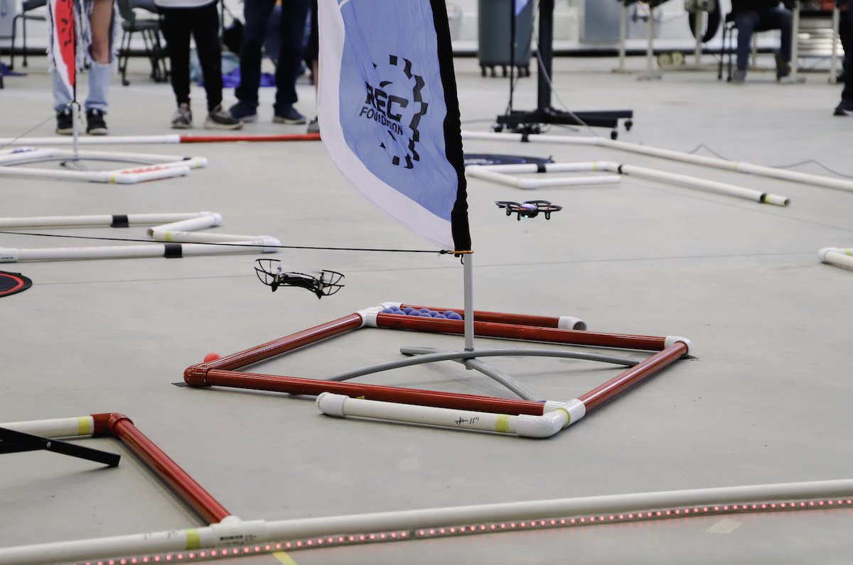 autonomoustech1's tweet photo. 🚨🏁 The 1st #DRONETECH Aerial Drone Competition is underway! #Blackout @REC_Foundation  #ThinkAutonomous https://t.co/ZSQUHwP2iy