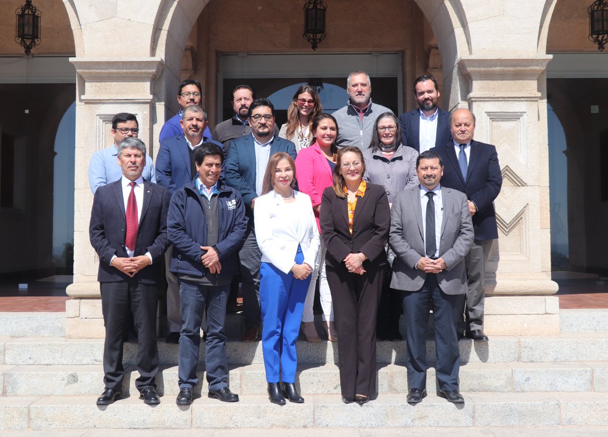 userena's tweet photo. ⭕️[HOY] Rectora #ULS, Dra. Luperfina Rojas, se reunió con equipo directivo del nuevo gobierno universitario. https://t.co/lt3yofwMAB