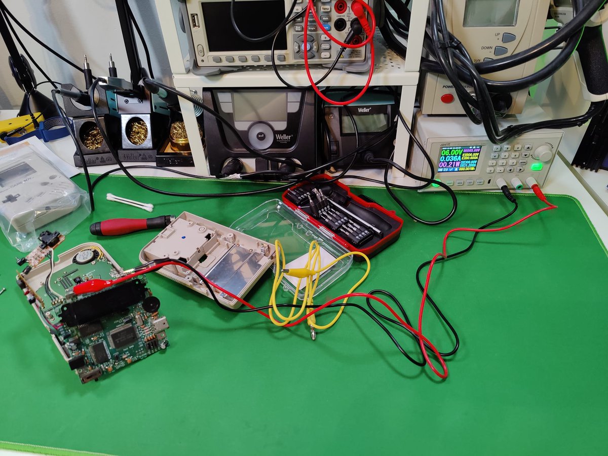 TzibuTwitch's tweet photo. Let's skip the formalities and jump straight in.

#twitchaffiliate #twitchtv #twitchgamer #gaming #retro #retrogames #twitch #retrogamer #retrocollecting #fixing #nintendo #gameboy #powersupply #joyit https://t.co/LqpYmz0wE5