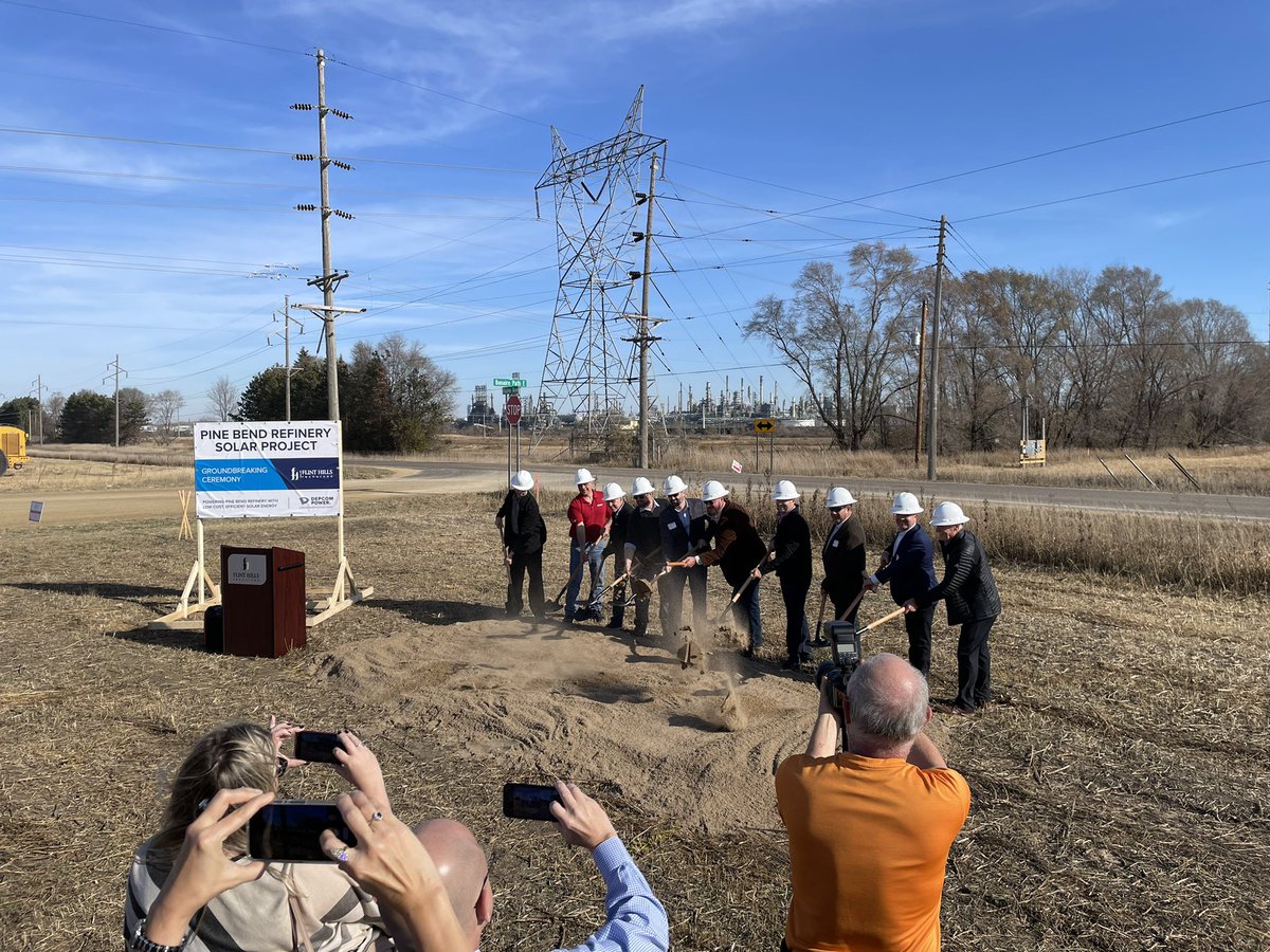 logan_ogrady's tweet photo. Largest project of its kind in the nation is a partnership between three @Mn_SEIA members: @Flint_Hills_, @frattalonecomp2, &amp; DEPCOM Power. Historic groundbreaking today proving that #solarenergy saves businesses 💲! 200 local #jobs will go into this project! #energytwitter ⚡️ https://t.co/hHeWYVIW0G