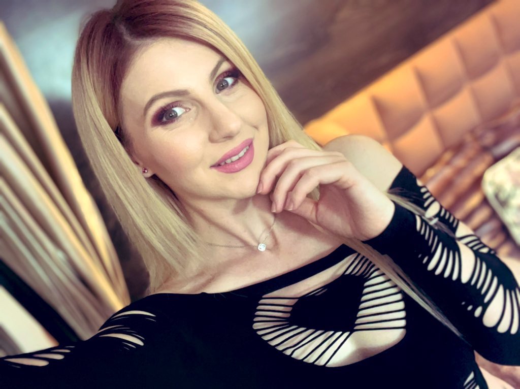 OliviaOnyaf4f's tweet photo. Sweet like Marzipan for your soul!🙈 #MarzipanWeek Find me online here: https://t.co/gjOFbljFeG @Flirt4Free @F4FTraining @EvaAgencyLive https://t.co/HEYZ2Mo1jp