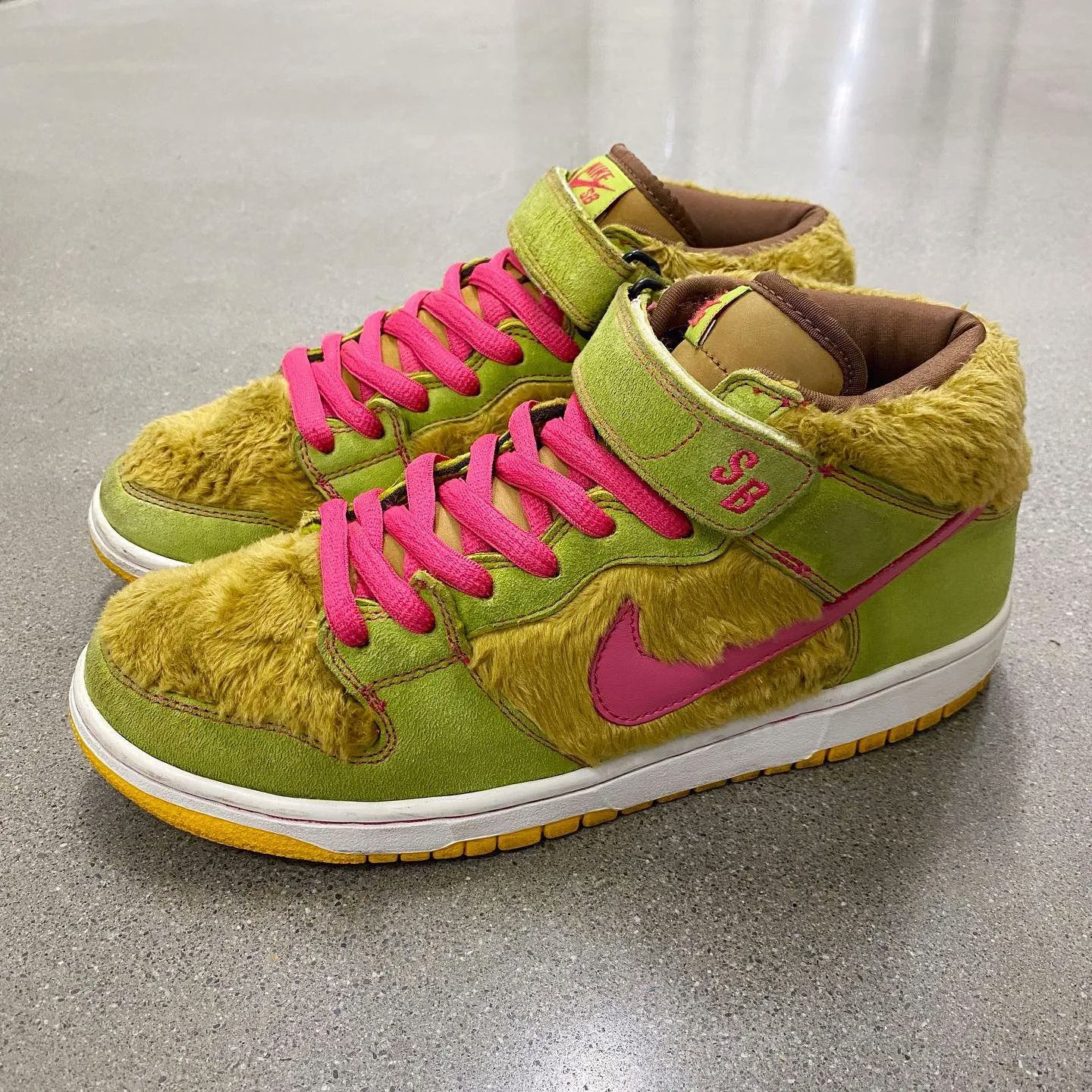 Sneaker News on X: Sneaker News on X: