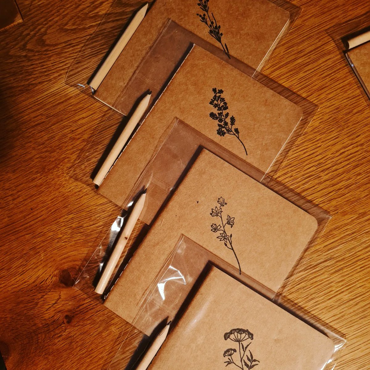 ClovePrints's tweet photo. So proud of my lovely notebooks- perfect stocking-fillers... if I can bring myself to part with them! 
#handmade #stationery #stationeryaddict #handprinted https://t.co/OB2hT1bDg9