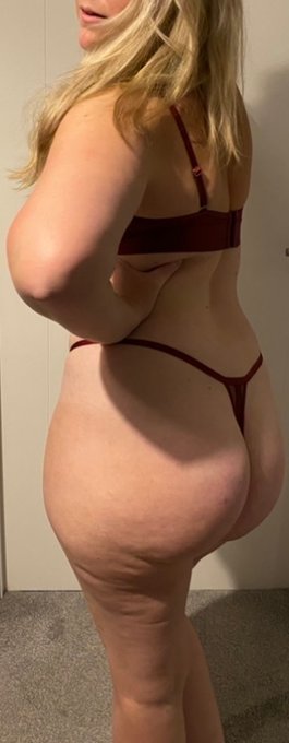 Mid week pick up! DM me for a free weeks trial of my Onlyfans, you may be able to see the whole photo<a href="/tag/naked"class="tags"><span>#naked</span></a><a href="/tag/nude"class="tags"><span>#nude</span></a><a href="/tag/onlyfans"class="tags"><span>#onlyfans</span></a><a href="/tag/retweeetmeplease"class="tags"><span>#retweeetmeplease</span></a>