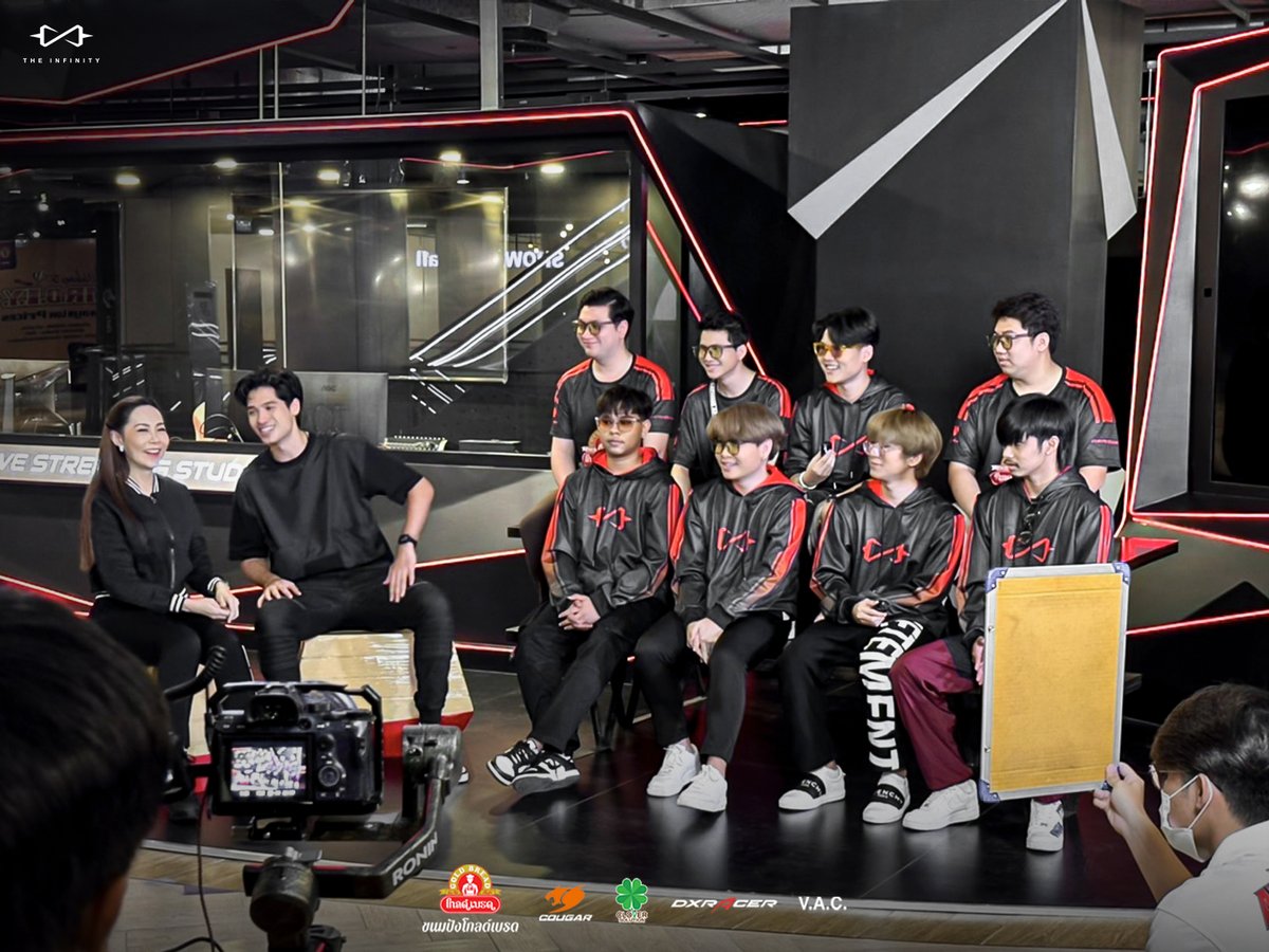 pavielin's tweet photo. 2 Nov 2022
สัมภาษณ์ The Infinity Esport #PUBGM ก่อนไปแข่ง #PMGC2022
.
#theoldieidol
#theidolindie
#nattaraht #TheInfinityEsport #PUBGMOBILE #PUBGMESPORTS #2022PMGC #CloverSolution #GoldBread #DeckFunGlasses #สบู่การอง #ShowDC #ShowDCEsportStadium
https://t.co/8nYXahVLqV https://t.co/B0xQDTarcv