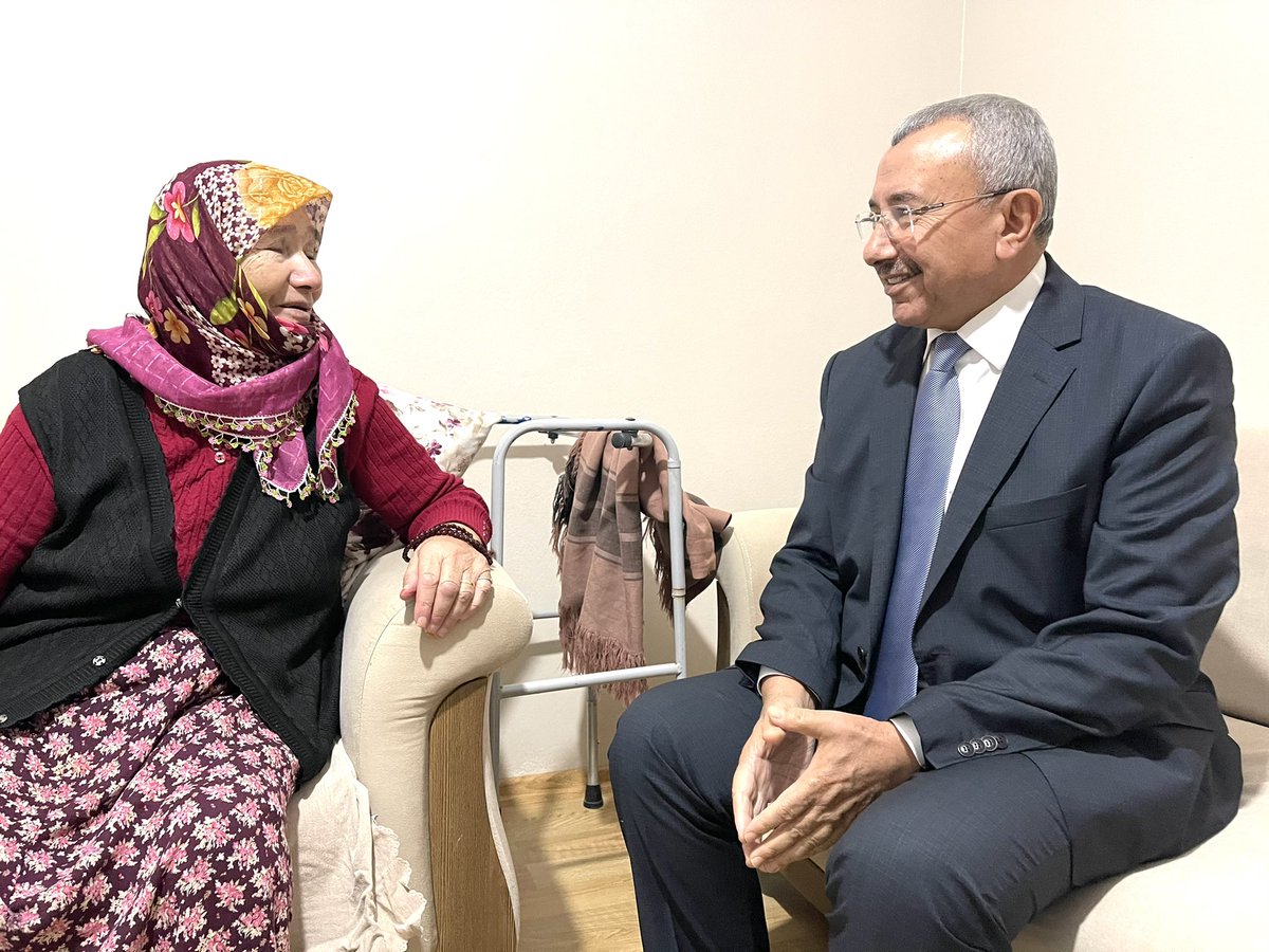bbismailerdem's tweet photo. Kayışdağı Mahallesinde akrabamız Selahattin Kavlak beye; @h_ibrahimyazici @Abdurahmanakr @kyasett29594725 ile ziyarette bulunduk.

Selahattin beyin ve Kavlak ailesinin şahsımıza göstermiş oldukları sevgi ve muhabbetletlerine ayrıca misafirperverliklerine çok çok teşekkür ederim. https://t.co/m4uX4KU4vv