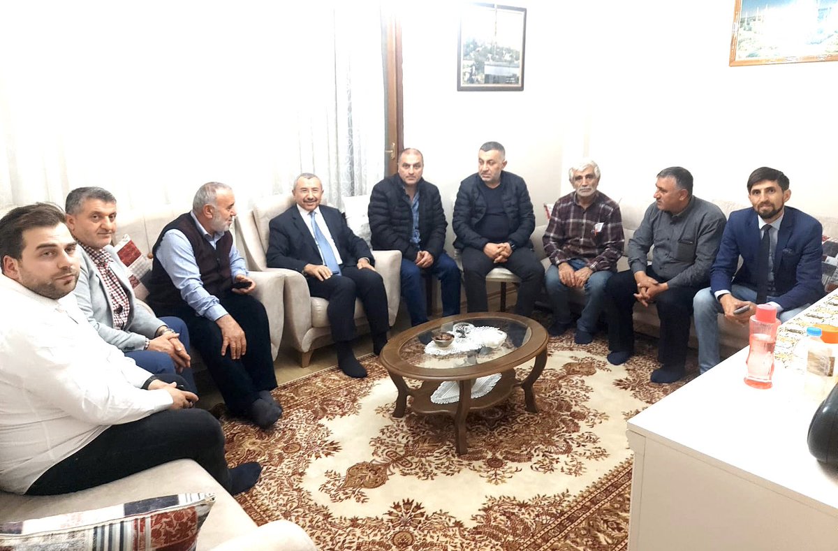 bbismailerdem's tweet photo. Kayışdağı Mahallesinde akrabamız Selahattin Kavlak beye; @h_ibrahimyazici @Abdurahmanakr @kyasett29594725 ile ziyarette bulunduk.

Selahattin beyin ve Kavlak ailesinin şahsımıza göstermiş oldukları sevgi ve muhabbetletlerine ayrıca misafirperverliklerine çok çok teşekkür ederim. https://t.co/m4uX4KU4vv