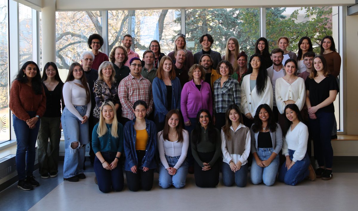 chantalcarrillo's tweet photo. Say hi to the Trainor Lab 2022/2023 (Our first group pic in three years!) 🎼 https://t.co/1IBMNBDr4x