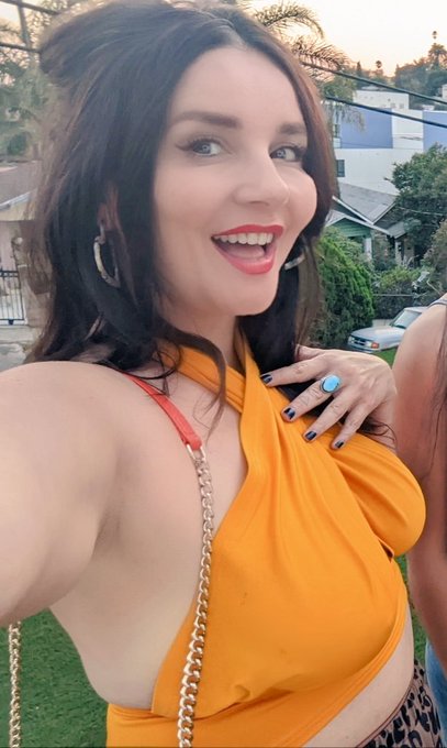 I just added 1/2 HR option to my NYC tour...come get a lil' taste. (I know my rates are high for some<a href="/tag/askfirst"class="tags"><span>#askfirst</span></a>