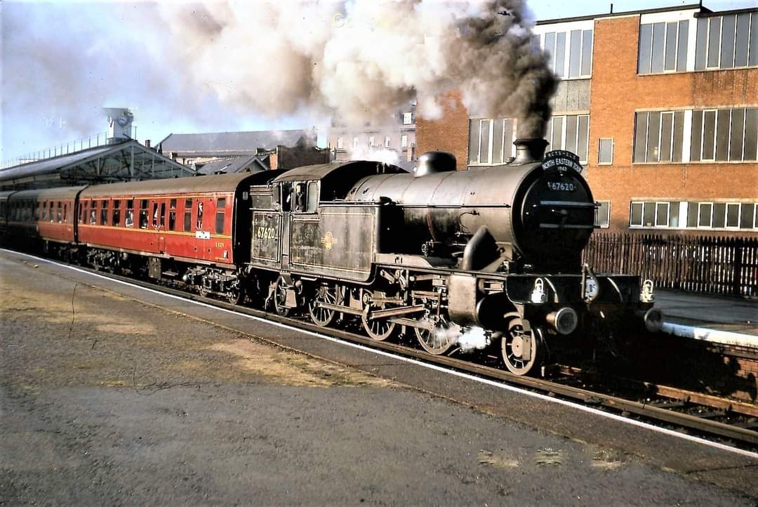 Gateshead's V3 67620 is at Manors with the Newcastle Central to Ponteland leg of the 'North Eastern Rail Tour on 29th September 1963.
📸Howard Forster.