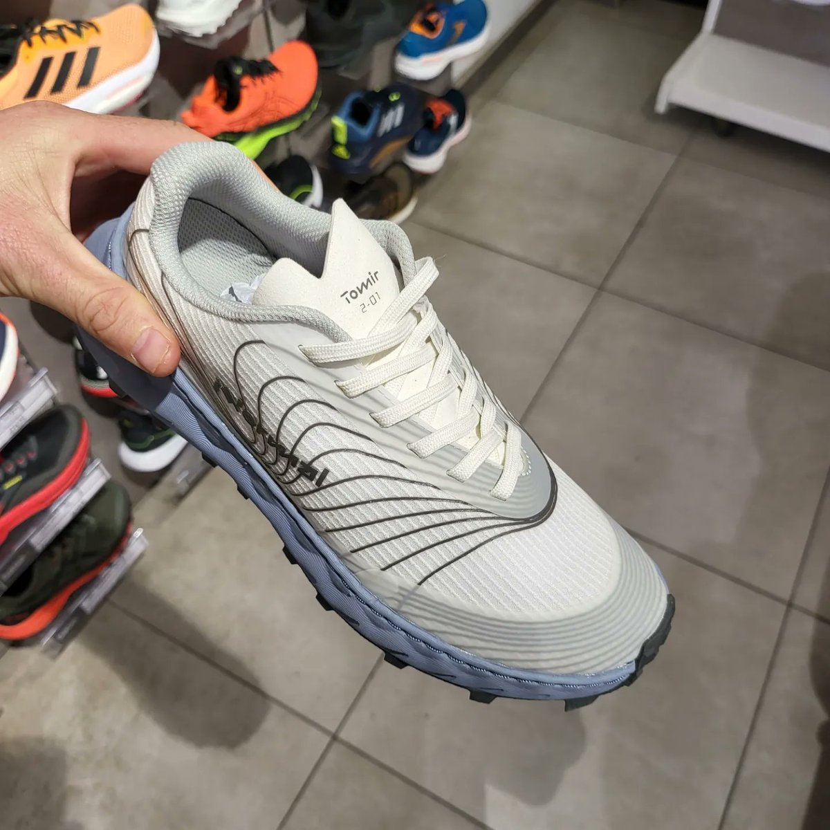 JuanDie17295939's tweet photo. Y al fin!!! AL FIN!!!!!!! Las tengo! Las nuevas NNORMAL en #basesportcenter LAS TOMIR Y LAS KJERAG!! con esto iremos a las 360° en 15 días!!!! tenemos en Melilla lo mejor en calzado de trail !!! SIN duda!!!
SALUD Y MONTAÑA PARA TODOS
#SALUDYMONTAÑAPARATODOS #CORREDORESAFRICANUS https://t.co/CXPR9hnb7W
