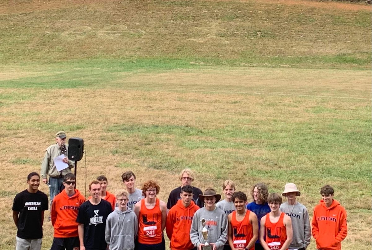 UnionSportsN's tweet photo. Congrats Union Cross Country Boys team on advancing to STATE with a Region D Runner Up finish. There were five All-Region boys Dorian Almer, Chad Douglas, Ean Schenck, Eli Blanton, and Brayden Wharton. 
Dorian Almer placed first and was named Region D Runner of the year. #TheU https://t.co/iCsDAnpPwX