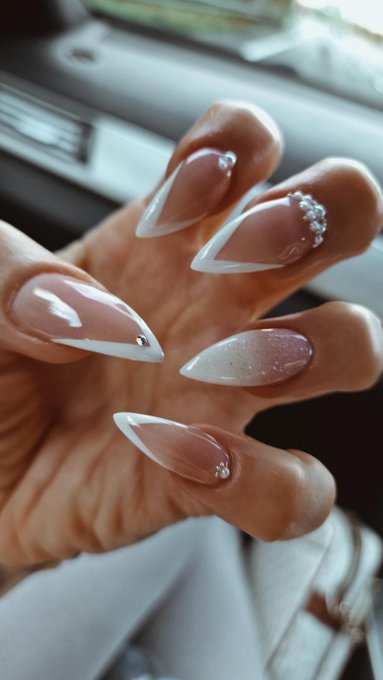Sexy nails 🩶 https://t.co/h03dJ4pXLK<a href="/tag/greece"class="tags"><span>#greece</span></a><a href="/tag/santorini"class="tags"><span>#santorini</span></a><a href="/tag/novembersun"class="tags"><span>#novembersun</span></a><a href="/tag/santorinisun"class="tags"><span>#santorinisun</span></a>