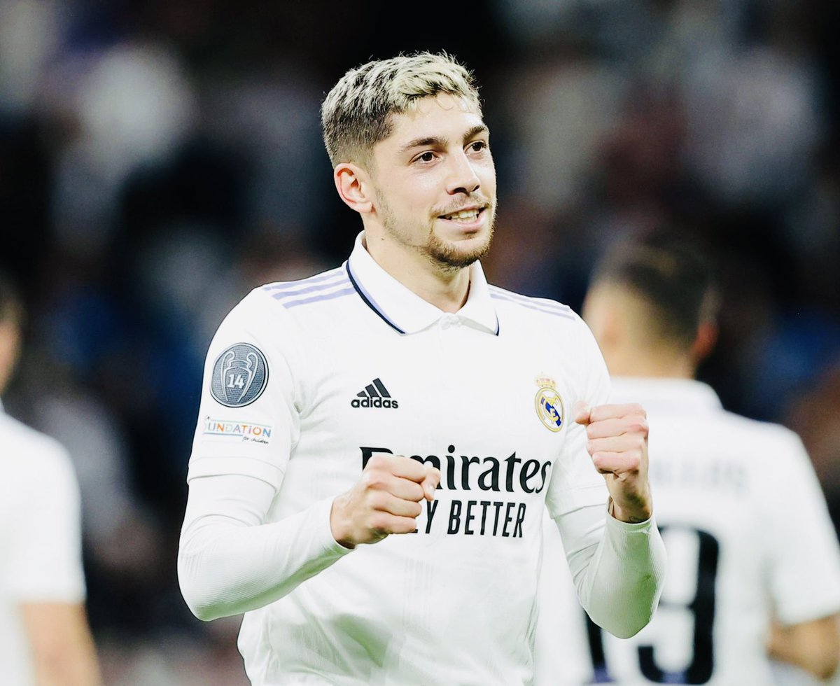 Hay que dimensionar a Fede Valverde, porque su nivel actual lo hace ser uno de los mejores jugadores del mundo. 

Llegó al Real Madrid, seguramente el club con más presión del mundo, hizo su trabajo y esperó su momento.

Estrella mundial.