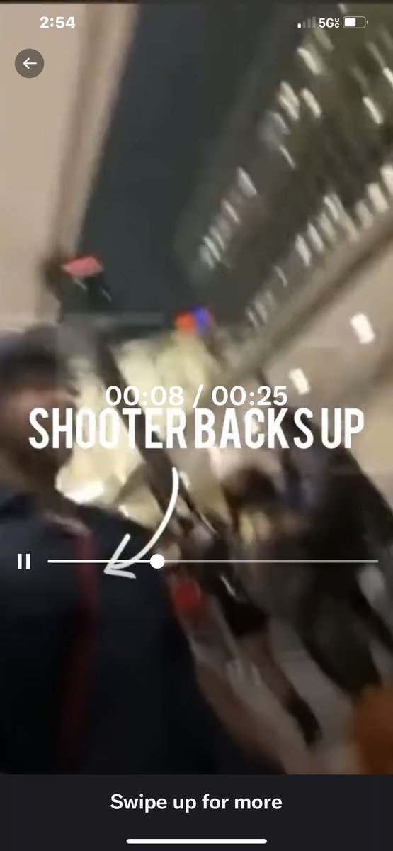 anthuerta512's tweet photo. @KPetty2u @gogo_powers @Manifestxxx I thought that too, but hommie appeared to have a red (maroon) shirt, not black https://t.co/2g8GJxaU6N