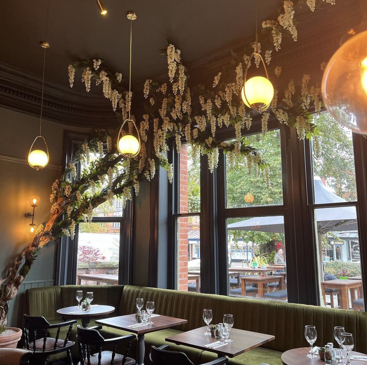 ~ ARE YOU FREE? ~

We’re open from 12 everyday and serving food until 8!(8:30 on the weekends!!🤭) 

Make sure you pop down and grab a bite to eat!✨