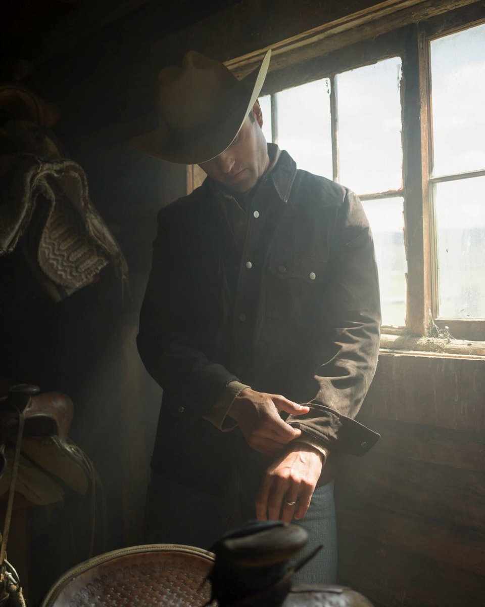 Luke Long wears our Leather Jean Jacket and the Shasta 10X in Silverbelly on his family’s iconic ranch outside Jackson Hole. Shop the look on stetson.com. #StetsonFW22