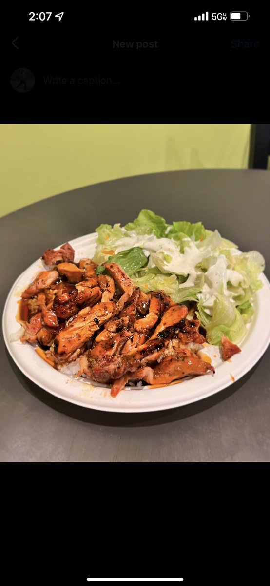 Patrickist's tweet photo. New challenge for myself #SactownEating - eat every restaurant in the Grid. Any guesses@how long it’ll take me? Day 1: G Street Café (906 G St) Downtown/Alkali Flat by courthouse - grabngo breakfast/lunch spot, teriyaki bowl lunch special under $10. Gotta come back for Bulgogi. https://t.co/iVpWgrkKts