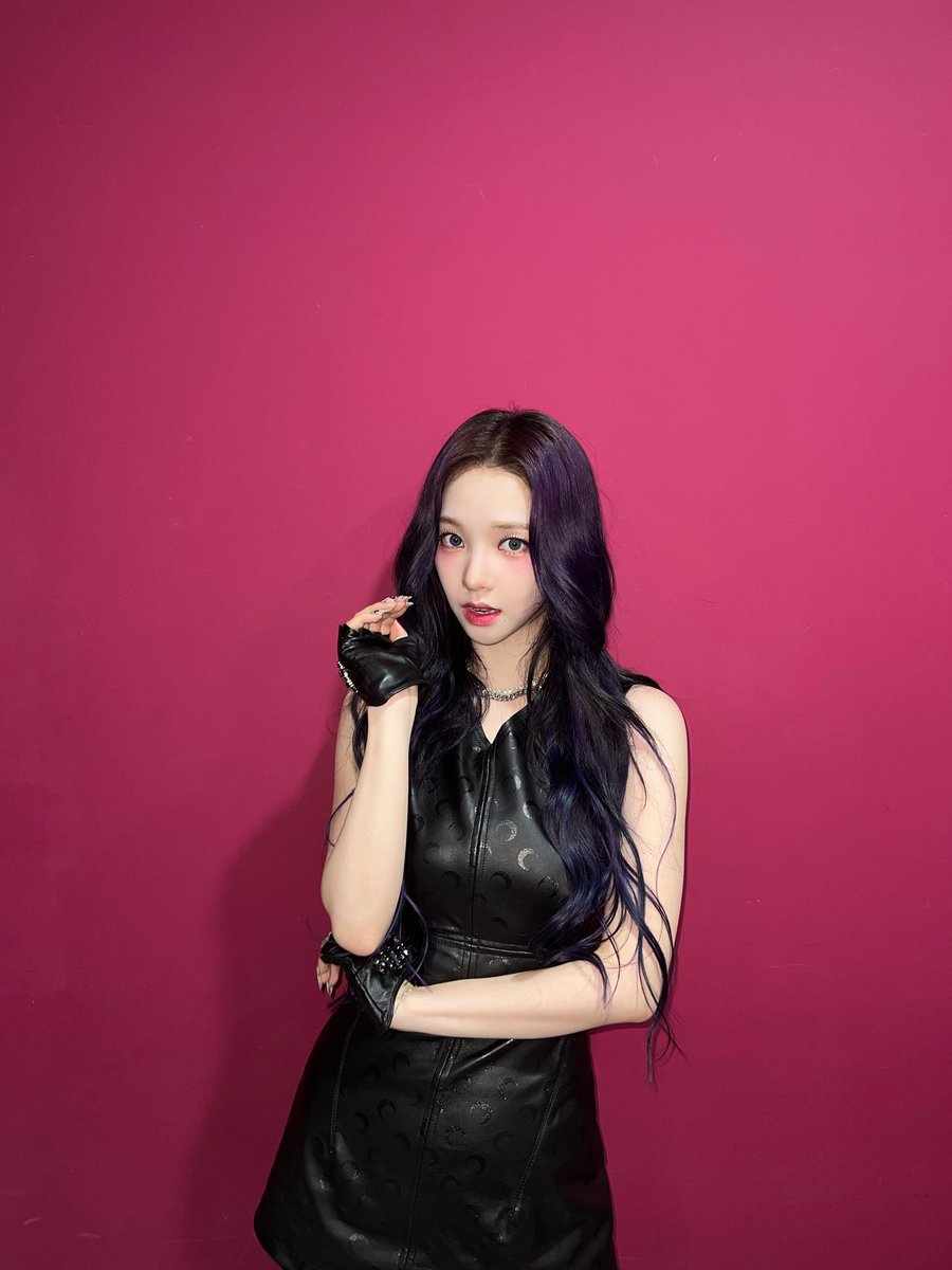 _fairyluvie's tweet photo. ♡/ when there's no one left in the living world who 𝘳𝘦𝘮𝘦𝘮𝘣𝘦𝘳𝘴 𝘺𝘰𝘶, you dissappear from this world.

We call it the 𝙛𝙞𝙣𝙖𝙡 𝙙𝙚𝙖𝙩𝙝.

—— #díademuertosrpg. https://t.co/sy2OSi0vL5