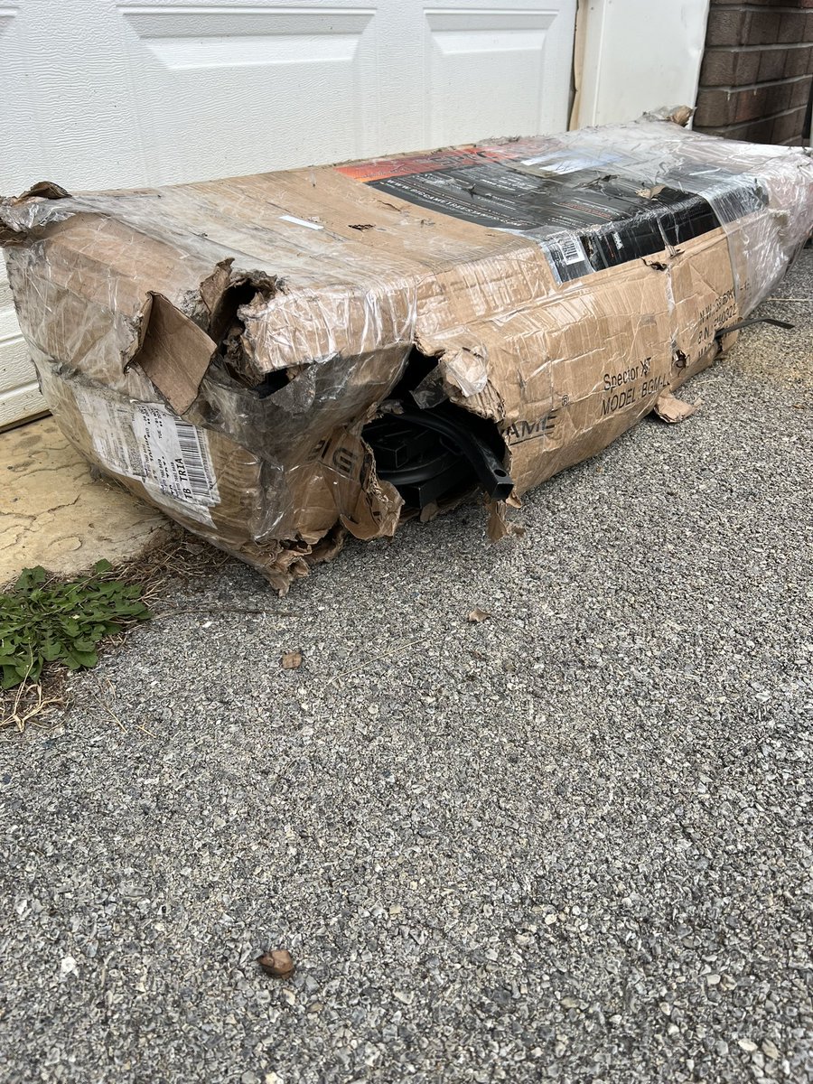JStoner10's tweet photo. Hey @BassProShops @FedExHelp @FedEx quick question… what the hell is this? https://t.co/E2hAwpvyJa