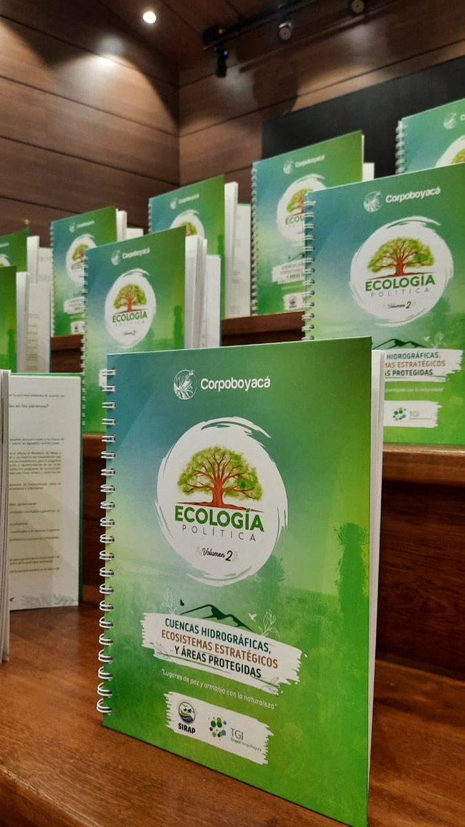Corpoboyaca's tweet photo. #AEstaHora lanzamiento de la cartilla #EcologíaPolítica, volumen 2,  con presencia del director de @Corpoboyaca, @HermanAmayaT; Fabio Muñoz de @ParquesColombia; Zoraida Fajardo de @PnudColombia; @giovanyviasus    de @GobBoyaca. https://t.co/jREllyBnY5