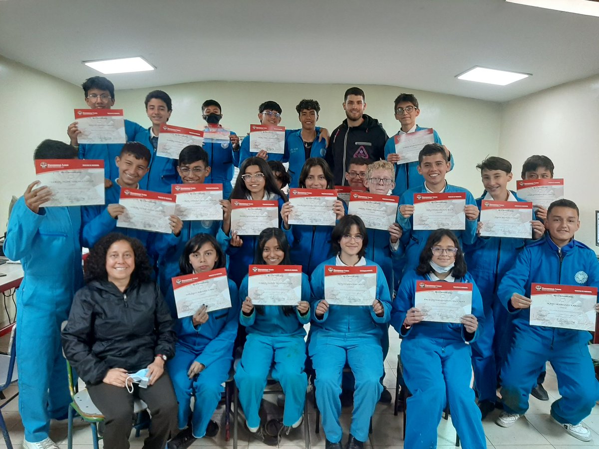 mariagmago1's tweet photo. Capacitaciones a la comunidad en el @itifjdecaldas. Gracias prof. Rocío Jiménez Vargas y sus alumos de 8vo grado en Mecatrónica.
@Unilibrebog #Ingenieríamecánica 🎊🎉💕💝💞💯👏👏👏 https://t.co/Qijthi9FxG