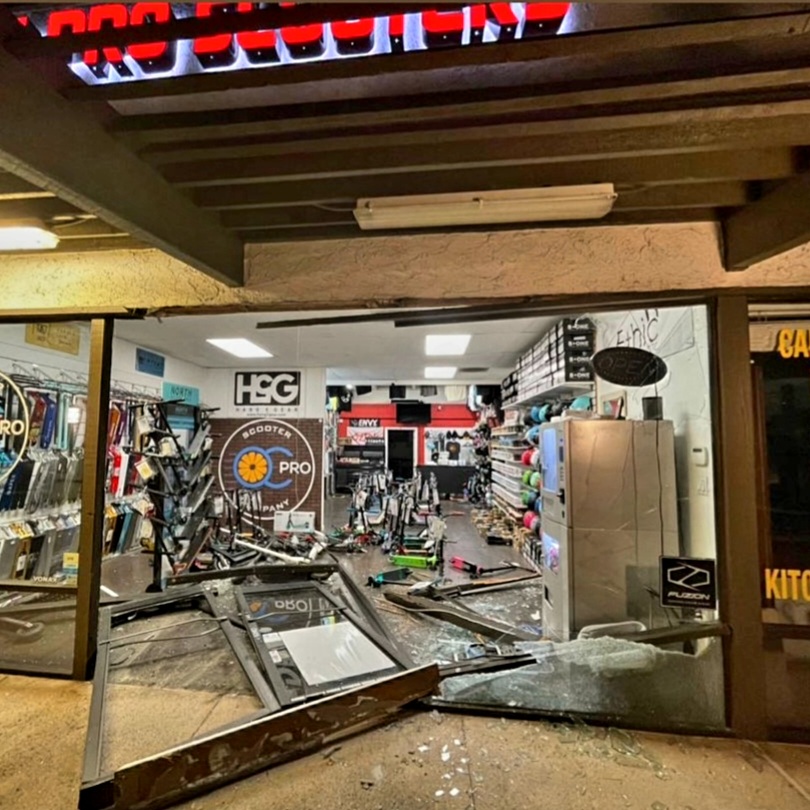 GlassFirst's tweet photo. We have seen an increase in break ins over the last few months. If this unfortunate situation happens to your home or business. Give us a call. 909 980 9300

#boardupservice #glassrepair #glass #firstplaceglass https://t.co/Qco3Ro9s3l