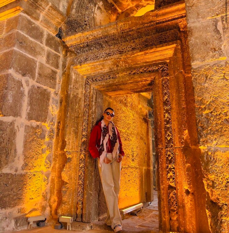 Senozberk's tweet photo. Mardin 🤍 #BurcuÖzberk https://t.co/sPrla7oWt8