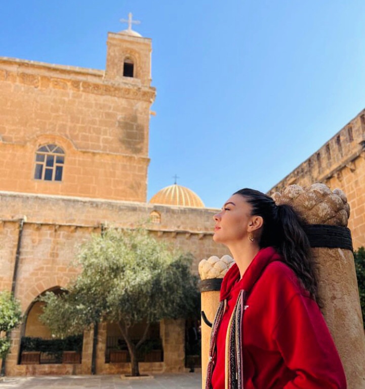 Senozberk's tweet photo. Mardin 🤍 #BurcuÖzberk https://t.co/sPrla7oWt8