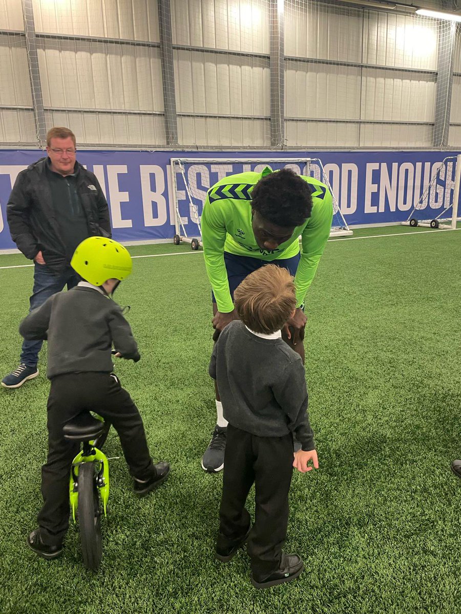 Our reception pupils summed up the experience perfectly. It was the ‘Best Day Ever!’⚽️💙 @Everton @EITC #PLPrimaryStars @PLCommunities