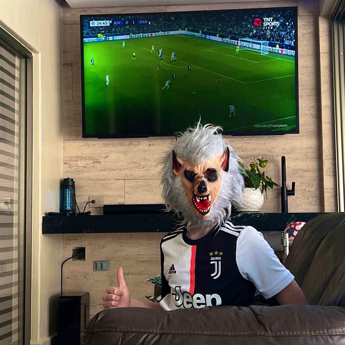 Siguiendo #BenditaChampions apoyando a la Juve. <a href="/LaReimers/">Marion Reimers</a> <a href="/MiroslavaMont/">Miroslava Montemayor</a> <a href="/tntsportsmex/">TNT Sports México</a>