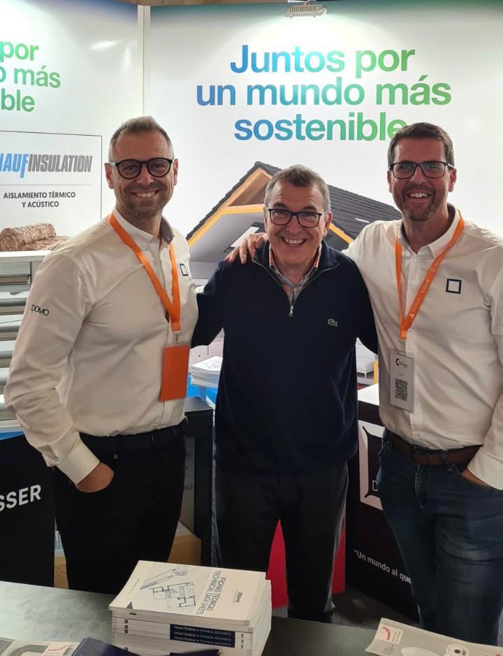 🔔Está teniendo lugar la <a href="/SemanaC_MATCOAM/">Semana de la Construcción MATCOAM</a>.

📍 #INDALSU-DOMO está presente como única empresa de sistemas de ventanas para la #arquitectura.

📸 Agradecimiento a José Luis Carbajo de #Tecseal por su visita. Aquí con Antonio Domínguez y Álvaro Mariño.

#CarpinteríadeAluminio