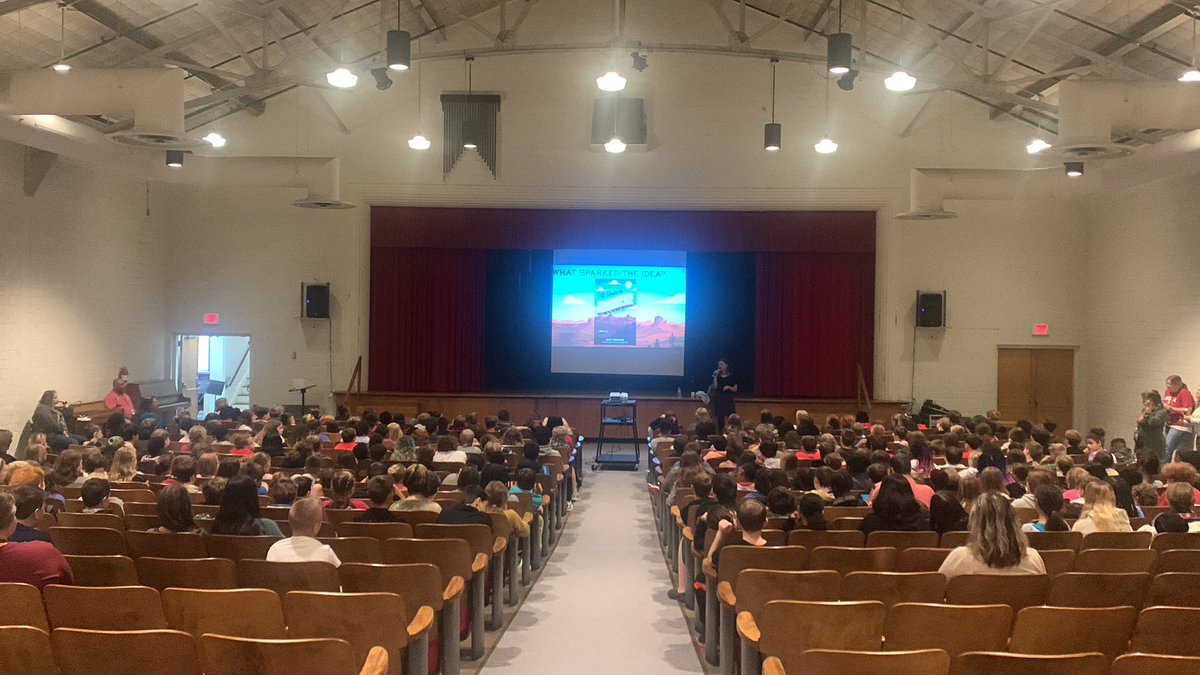 DustiBowling's tweet photo. Thank you for having me, Fargo and Knoxville!! I loved visiting so many awesome schools! https://t.co/90j2FJvuTy