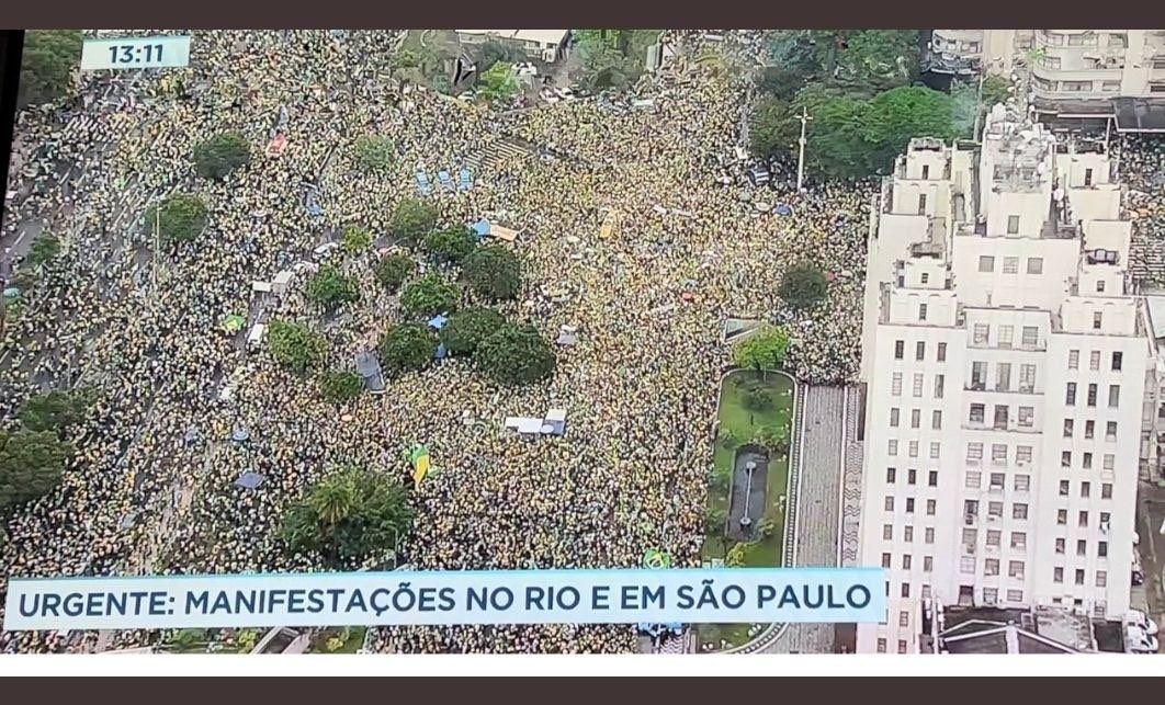 KrintNet's tweet photo. 32 pessoas, segundo as urnas eletrônicas .

#INTERVENCAOFEDERALJA #ForaLulaLadrao #VEMPRARUA https://t.co/6u9wOT5x9Z