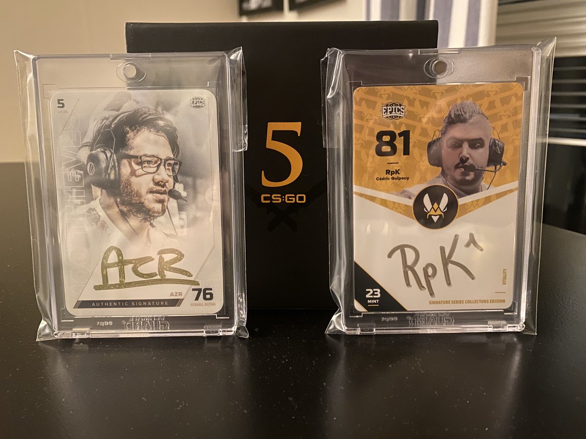 roil23391111's tweet photo. I have added two sick signs to my collection. My first 2020 sign and they are by far my favorite signature series!

Thanks to @lu1gi_csgo for a fair deal on Rpk and for getting me azr for 50$ with his pack luck! https://t.co/LFicDI77Xj