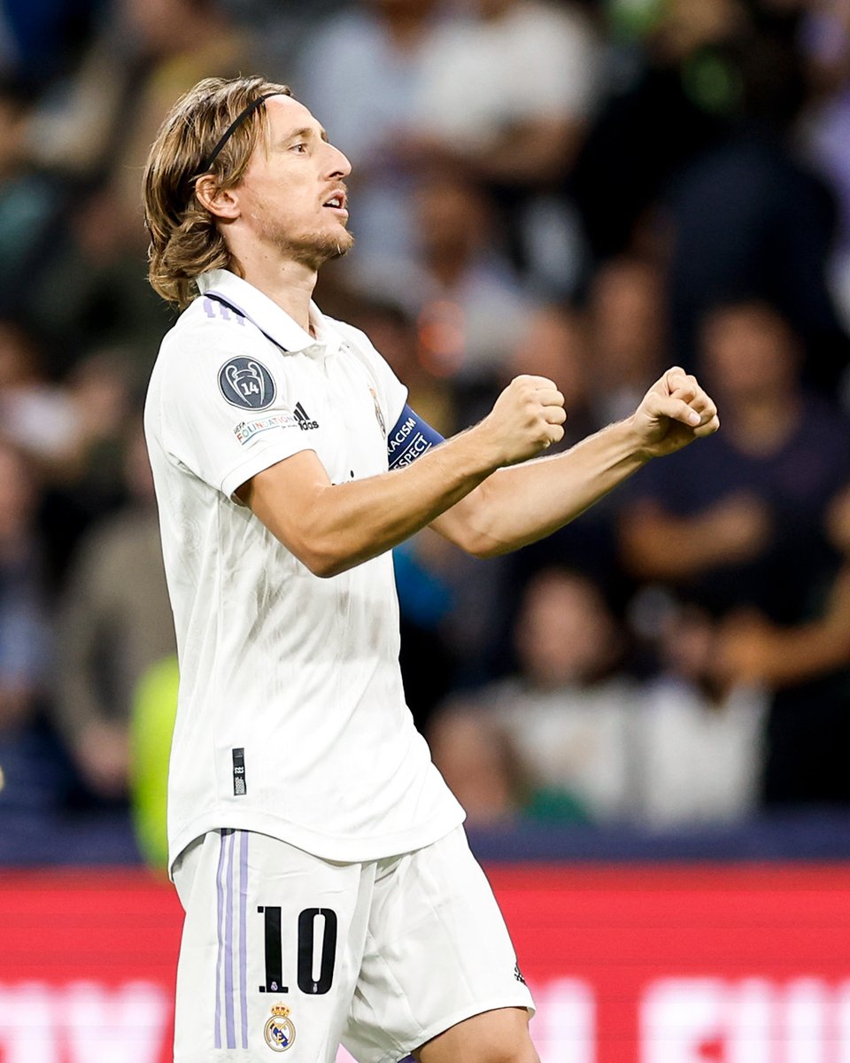realmadrid's tweet photo. 🚆 Próxima parada: OCTAVOS. 
#UCL https://t.co/fykf63HC7a