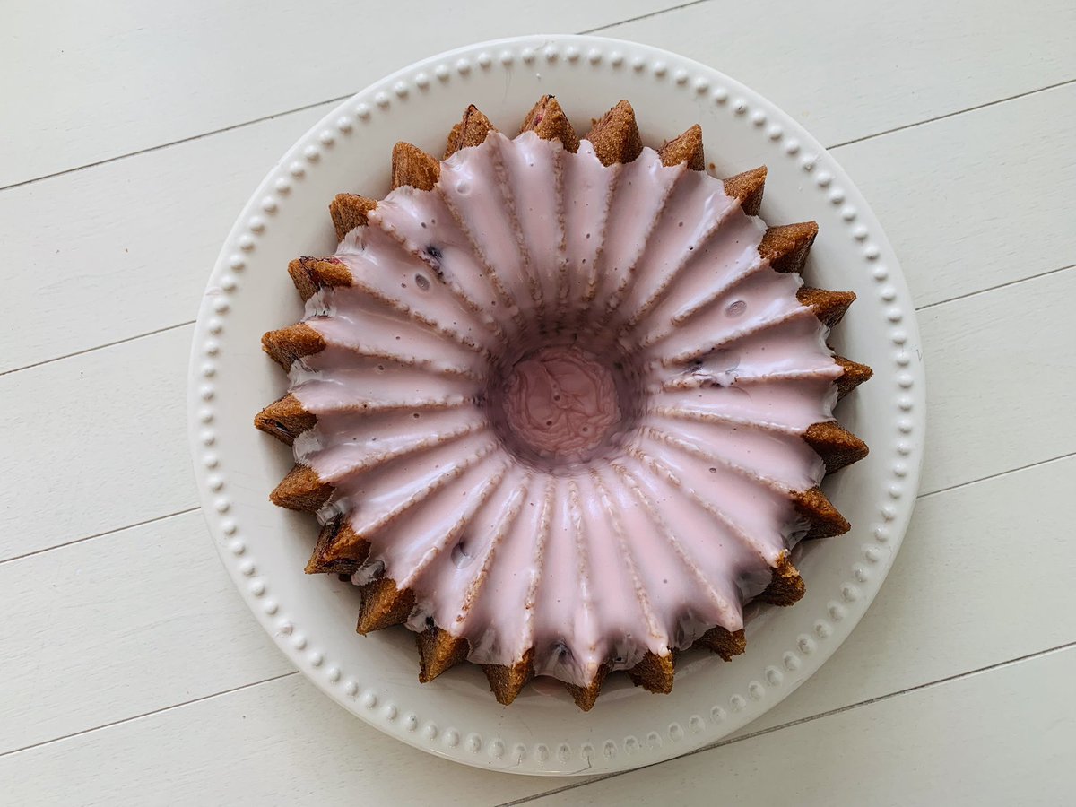 Lemon Cranberry Bundt Cake w/Cranberry Glaze 

#bake #baking #holidaybaking