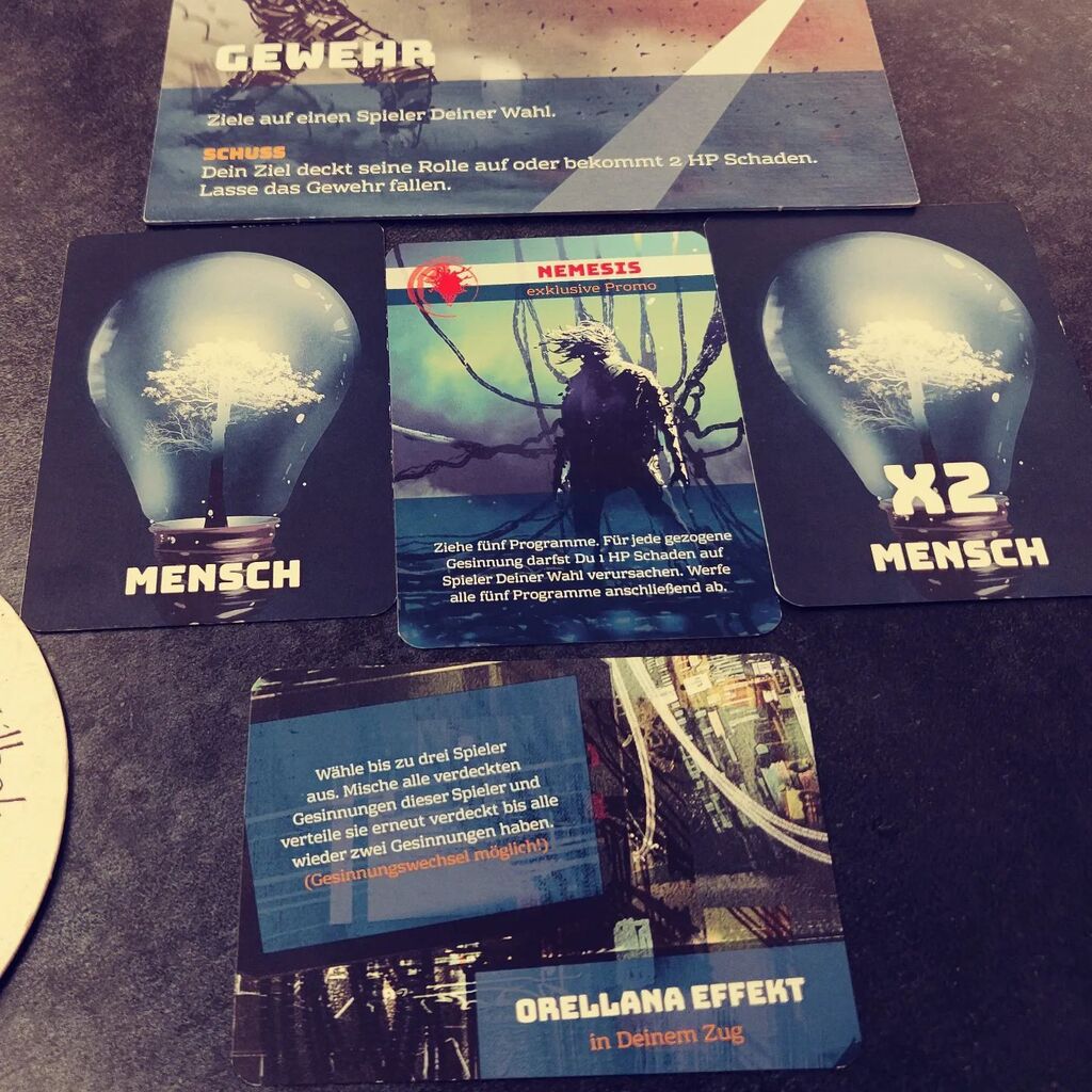 Shadowelf's tweet photo. Seit langem mal wieder im @WurfelundZucker - wir haben zum Schluss eine Runde "Human Punishment" gespielt. Sehr interessantes Spiel 😀
.
.
.
#BrettspielCafe #SpieleCafe #SpieleAbend #HumanPunishment #KartenSpiel #GameGeek #BoardgameGeek #schoenerAbend https://t.co/y4SQKje4ZI https://t.co/D0QEsTk8Lo
