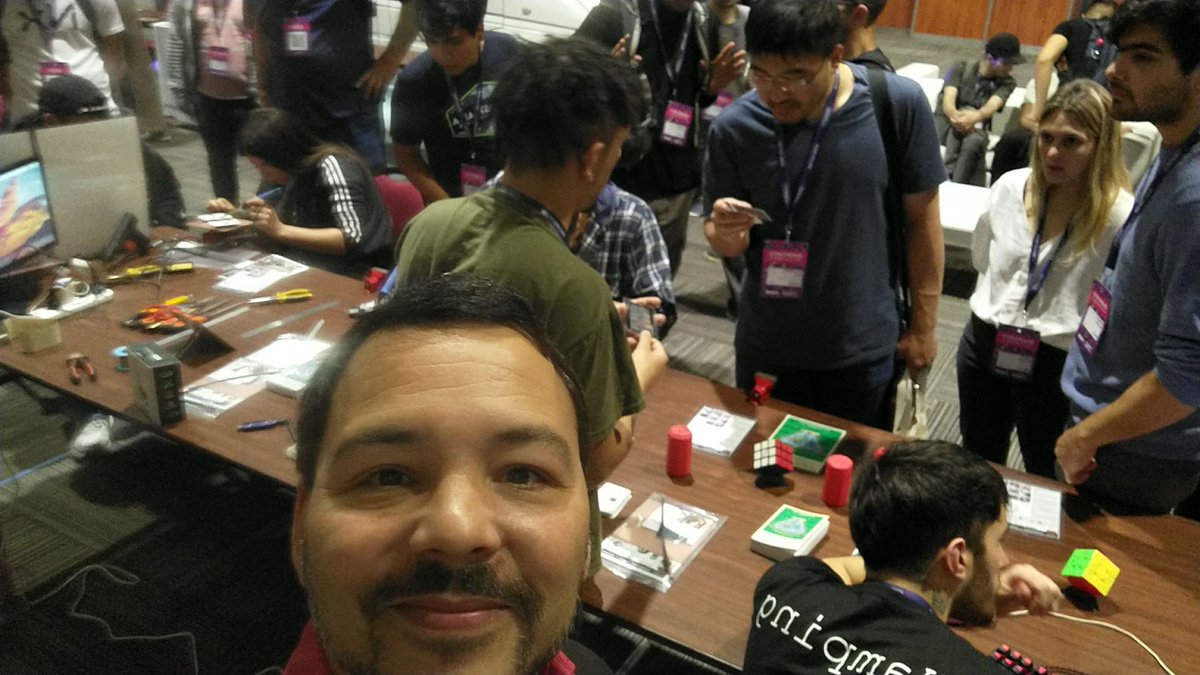 Primer día de <a href="/hamping_org/">Hamping</a> en la <a href="/ekoparty/">Ekoparty | Hacking everything</a>