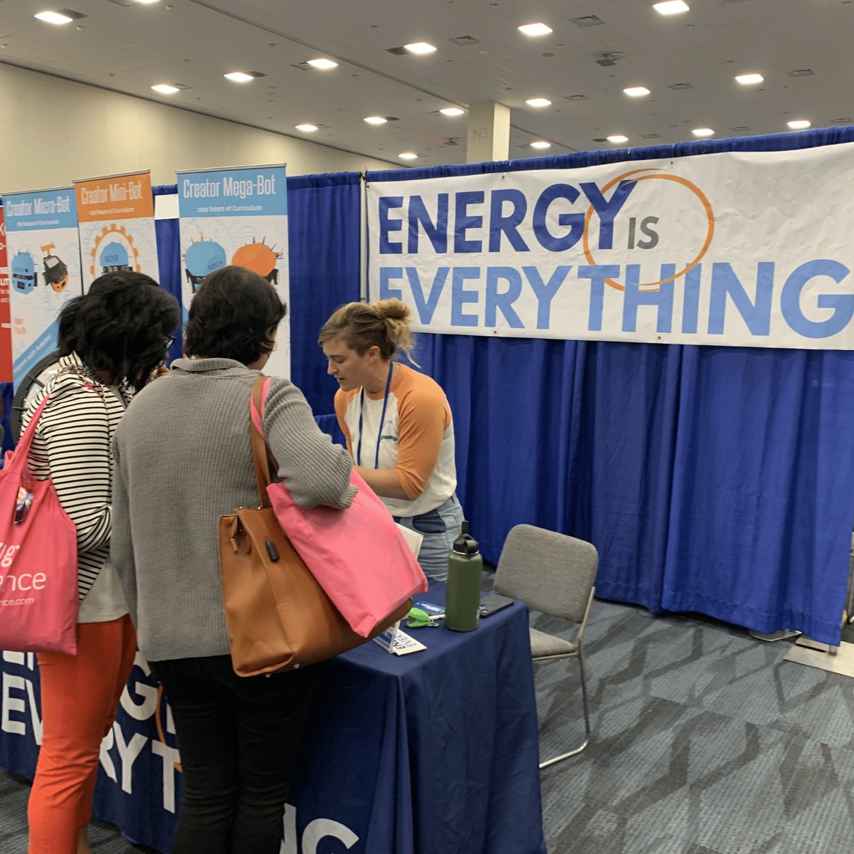 _TECTweets's tweet image. We loved connecting with educators at the #CASTEAM Symposium in Anaheim! Our team enjoyed sharing the Energy is Everything program with folks looking to make a difference in their classrooms 🙌 Thank you, @CDEfoundation, for having us!