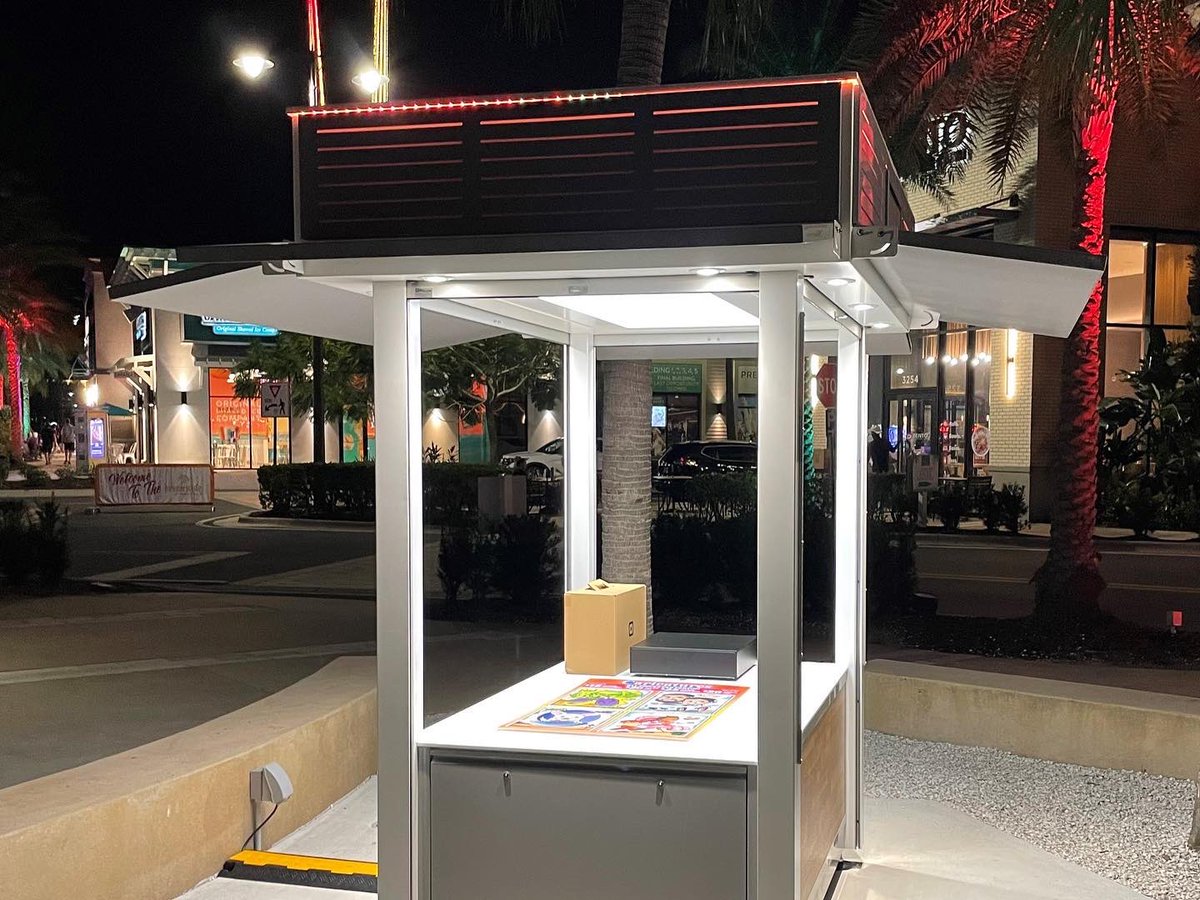 Our new retail exterior kiosks are in the #wild! Featuring lockable panels, custom lighting and wood panel finishes, this client is set for success 🥳  #retail #retaildesign #design #custom #shopping #mall #branding #kiosk
