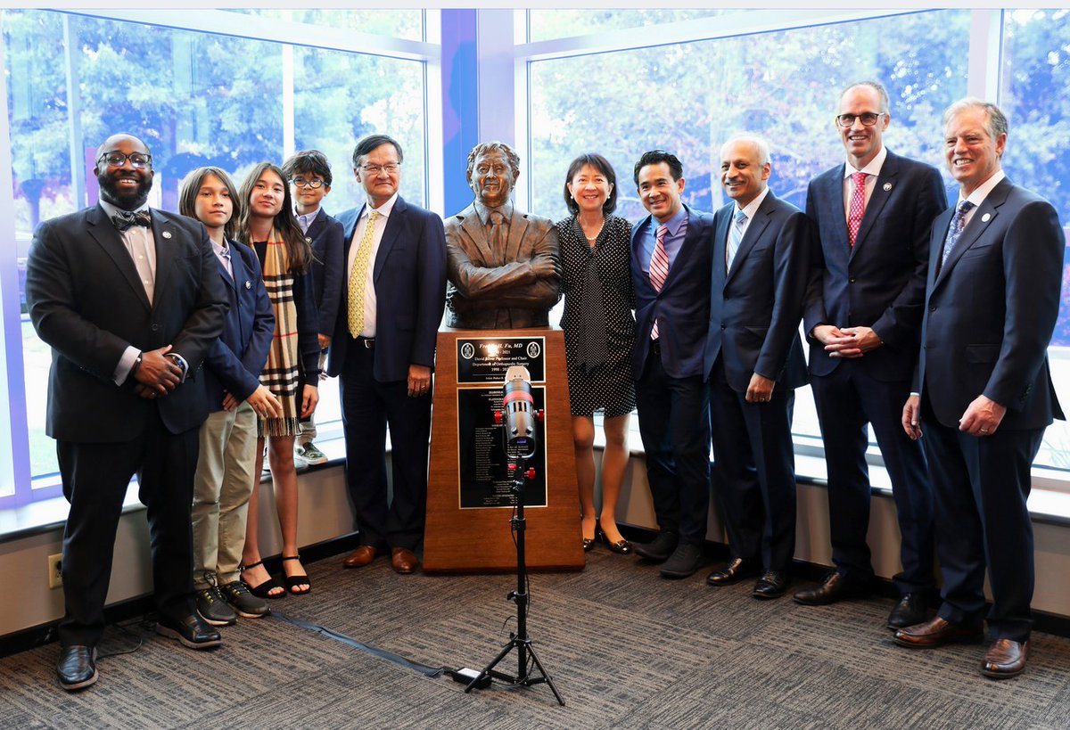 Sculpture of Freddie Fu Unveiled! ow.ly/csbC50LqUta