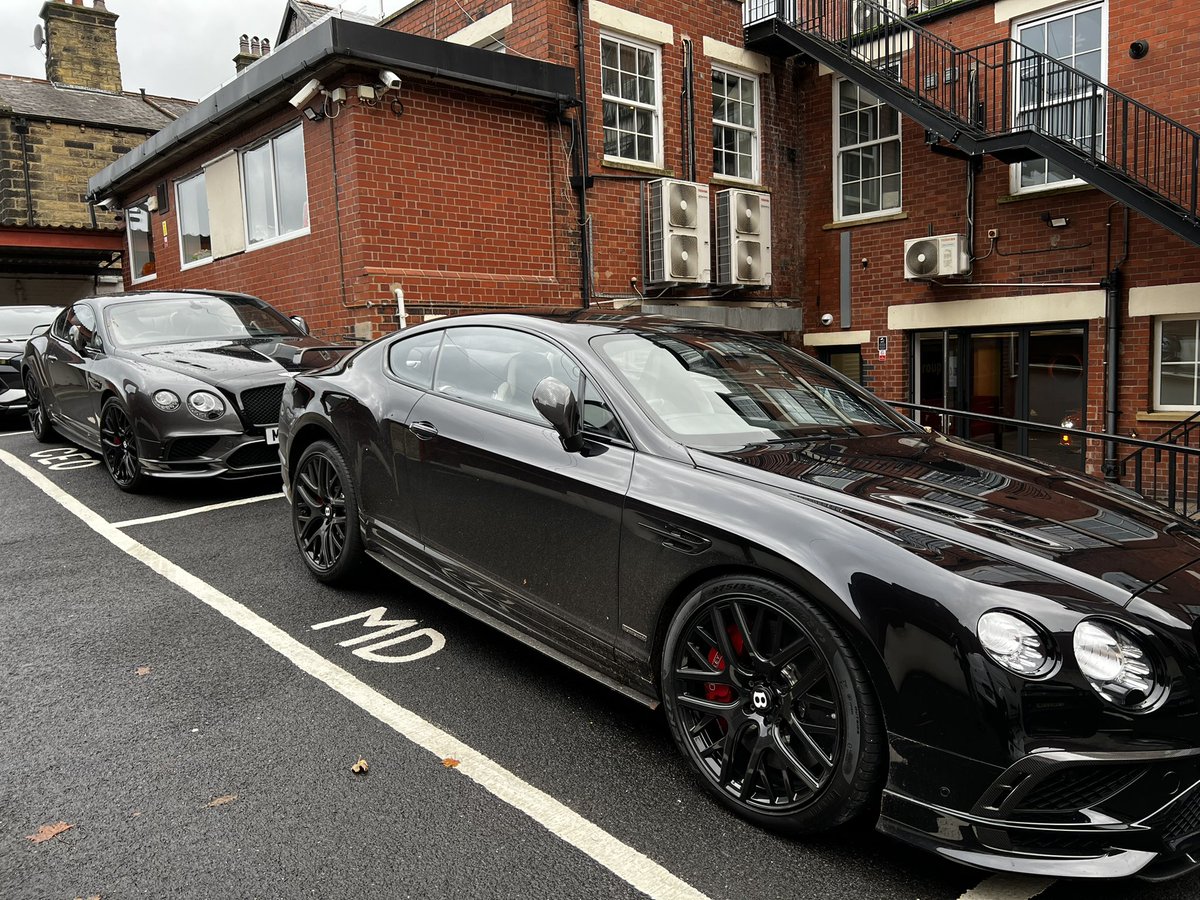 LeeDuerden's tweet photo. When the xlcr Chief and MD turn up in the same outfit #doubletrouble #bentley #supersport #710hp https://t.co/lqApPHlDqA